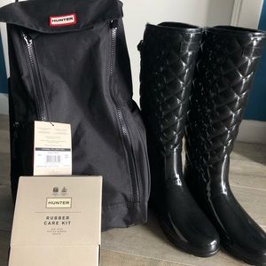 LikeNEW Hunter Women's Refined Gloss Quilted Rain Boots Size 8 + care kit + bag